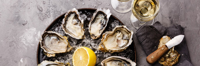 Welke wijn bij oesters? Dit drink je bij rauwe, Zeeuwse en gegratineerde oesters
