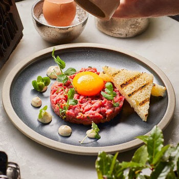 Steak tartaar met fijne garnering