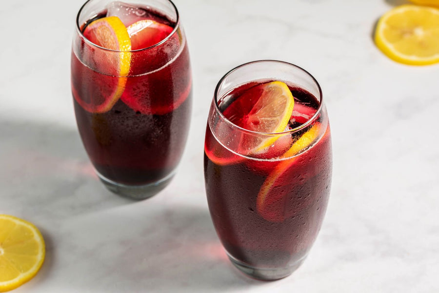 Spaanse rode wijn voor tinto de verano met frisse mixer